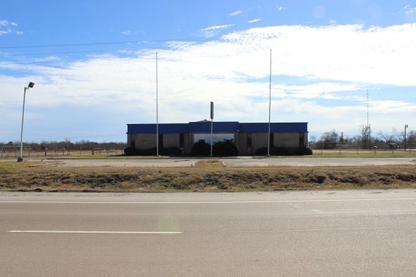 6204 Us Hwy 59 N, Victoria, TX 77905